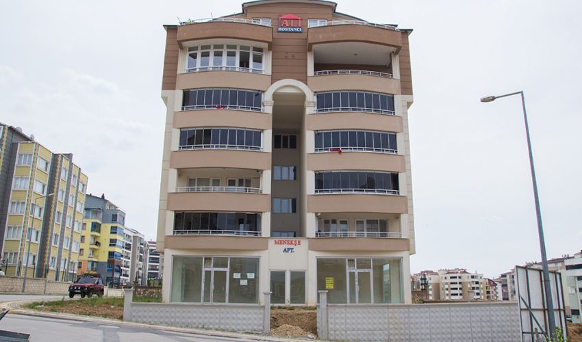 Menekşe Apartmanı